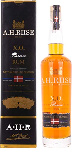 A.H. Riise XO The Thin Blue Line | Premium Spirituose auf Rumbasis | Lieblicher Geschmack | 700 ml | 40% Vol. von A.H. Riise