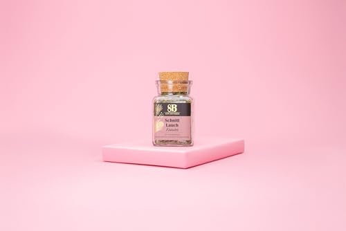 Acht Botaniker vom Hof Bodengut – Kräutermischungen aus naturbelassenen Zutaten – Handgemacht in Deutschland – Ohne Zusatzstoffe – Vegan und nachhaltig verpackt, Schnittlauch 10g Glas Acht Botaniker vom Hof Bodengut – Kräutermischungen aus naturbelassenen Zutaten – Handgemacht in Deutschland – Ohne Zusatzstoffe – Vegan und nachhaltig verpackt, Schnittlauch 10g Glas von Acht Botaniker