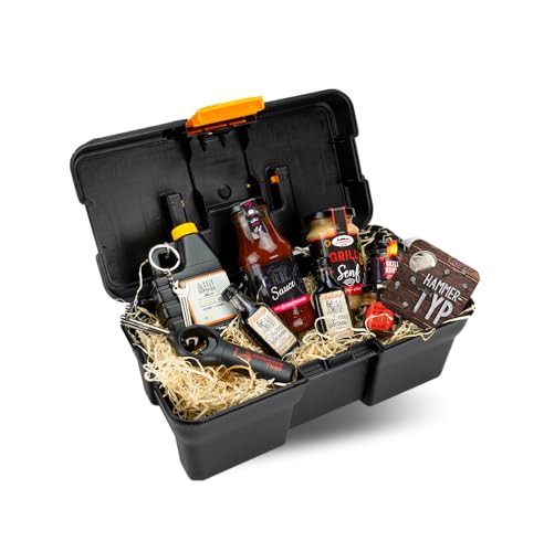 Werkzeugkoffer mit Kanister, Grillsauce, Senf, Schnaps, Untersetzer und Zubehör Werkzeugkoffer mit Kanister, Grillsauce, Senf, Schnaps, Untersetzer und Zubehör von Altenburger Original