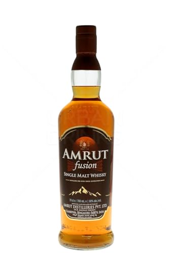 Amrut | Fusion | Indian Single Malt Whisky | 700 ml | 50% Vol. | Rauchiger Singlemalt | Geschmack von Gerste & Malz | Ein Zusammenspiel & Schottland | Nicht kühlgefiltert | Mit Geschenkverpackung von Amrut