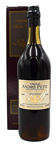 Rarität: Andre Petit Cognac 1990 Hors D'Age 0,7l mit Geschenkpackung Rarität: Andre Petit Cognac 1990 Hors D'Age 0,7l mit Geschenkpackung von André Petit