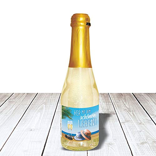 Piccolo Liebe Grüße | Beerenperlwein | 0,2 l Sekt halbtrocken | prickelnd freischer Fruchtsecco Perlwein aus weißen Beeren (Piccolo: - Her mit den schönen Grüßen -) von AV Andrea Verlag