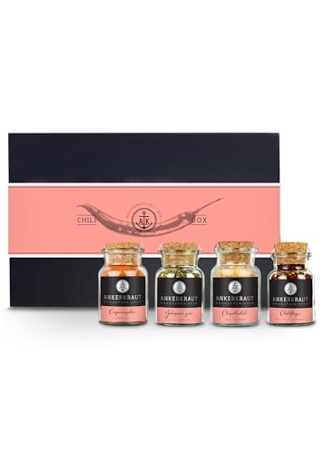 Ankerkraut Gavesæt Chili selection, med Cayennepeber, Jalapeno grøn, Chipotlechili og Chiliflager i glas med korklåg, blanding af hotte ingredienser, krydderier i luksusboks med banderole Ankerkraut Gavesæt Chili selection, med Cayennepeber, Jalapeno grøn, Chipotlechili og Chiliflager i glas med korklåg, blanding af hotte ingredienser, krydderier i luksusboks med banderole von Ankerkraut