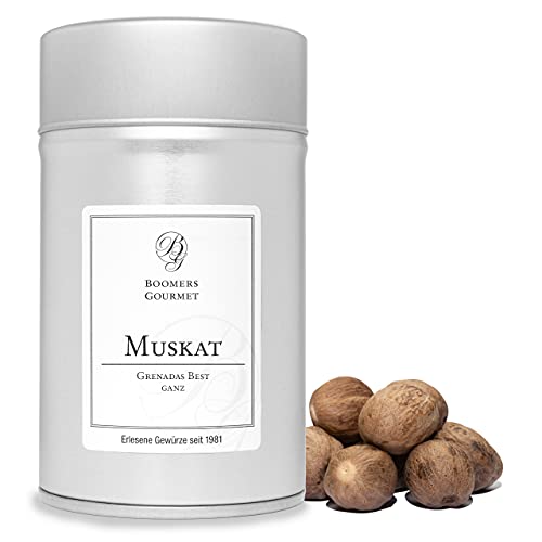 Boomers Gourmet - Muskatnuss ganz – Hochwertige Muskatnüsse aus Grenada – Intensives Aroma, ideal zum Reiben – Perfekt für Kochen & Backen - Gewürzdose 11,5 cm - 5 Stk. Boomers Gourmet - Muskatnuss ganz – Hochwertige Muskatnüsse aus Grenada – Intensives Aroma, ideal zum Reiben – Perfekt für Kochen & Backen - Gewürzdose 11,5 cm - 5 Stk. von BOOMERS GOURMET