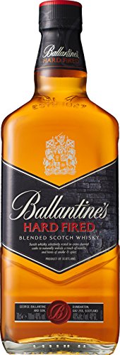 Ballantines Hard Fired Blended Scotch Whisky – Hard fired Whisky aus doppelt ausgebrannten Eichenfässern für einen besonders rauchig & würzigen Geschmack – 1 x 0,7 L von Ballantine's