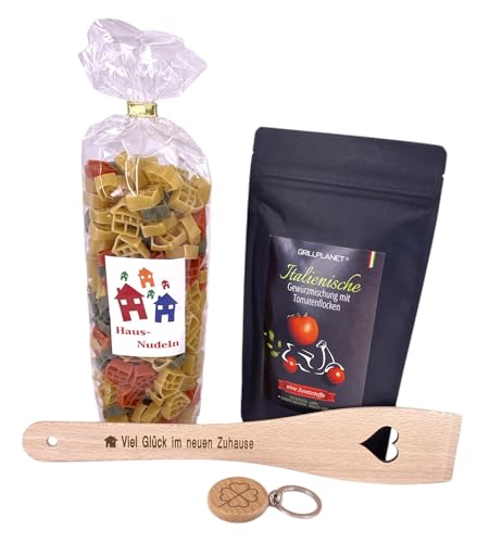 Einweihungsgeschenk Wohnung Haus Einzug Geschenk Einzugsgeschenk | Holzwender: Viel Glück im neuen Zuhause | 1x Italienische Gewürzmischung 100gr | 1x Haus Nudeln 250gr | Schlüsselanhänger Kleeblatt Einweihungsgeschenk Wohnung Haus Einzug Geschenk Einzugsgeschenk | Holzwender: Viel Glück im neuen Zuhause | 1x Italienische Gewürzmischung 100gr | 1x Haus Nudeln 250gr | Schlüsselanhänger Kleeblatt von Balna