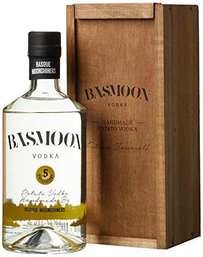 Basque Moonshiners Basmoon Potato Vodka 5 Distillations in Original-Holzkiste Wodka (1 x 0.7 l) von Basque Moonshiners
