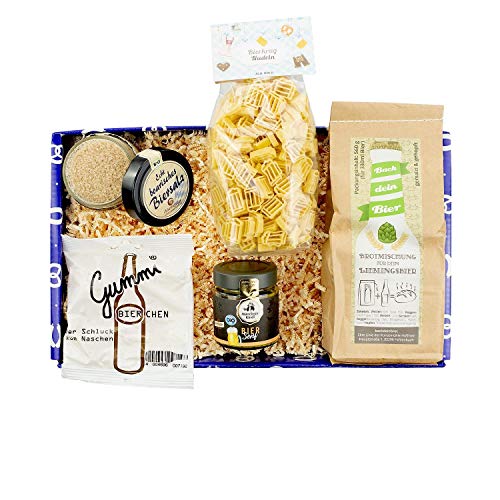 Bavariashop Geschenkbox "Rund um´s Bier", Hochwertige Geschenkidee für echte Bier-Fans, Stabiler Karton im bayerischen Design Bavariashop Geschenkbox "Rund um´s Bier", Hochwertige Geschenkidee für echte Bier-Fans, Stabiler Karton im bayerischen Design von Bavariashop