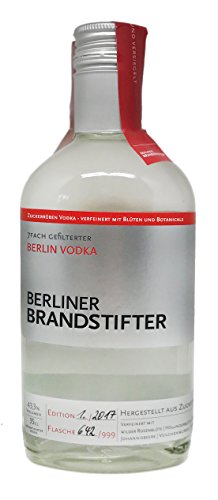Berliner Brandstifter Vodka - Aus Zuckerrüben - Verfeinert mit Botanicals - 0,35l / 43,3% vol. … von Berliner Brandstifter