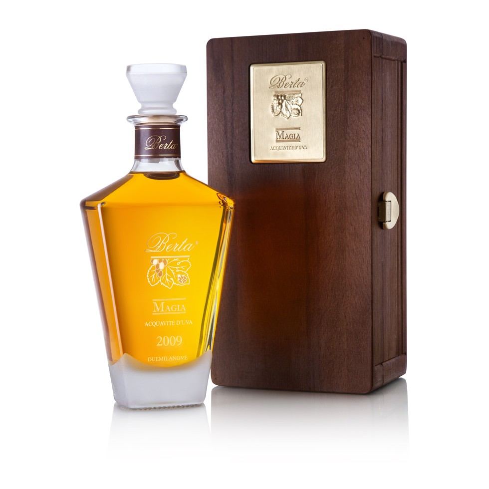 Berta Magia 0,7 l in Holzkiste Jahrgang 2010 Berta Magia 0,7 l in Holzkiste Jahrgang 2010 von Berta Grappa