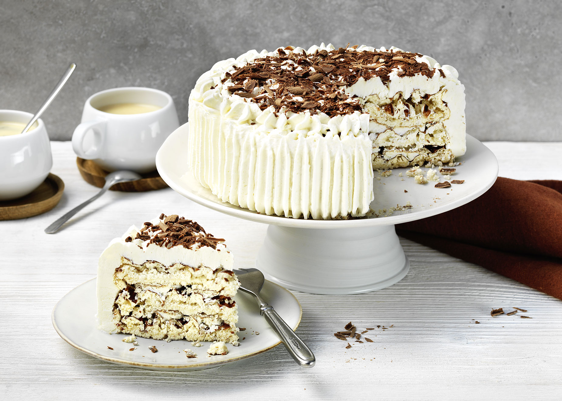 Sahne-Torte Baiser Art Sahne-Torte Baiser Art von Bofrost
