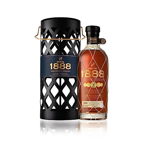 Brugal 1888 Lantern Pack | Dominikanischer Premium Rum | mit Laterne | zweifach gelagert für ein komplexes Aroma | 40% Vol | 700ml von Brugal