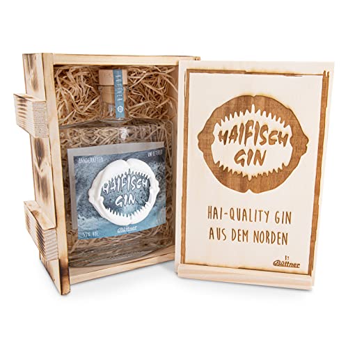 Büttner - HAIFISCH GIN - Dry Gin - 53% Vol 0,5l inkl.Holzkiste Kräftig&Fruchtig, erlesene Mischung, Pur auf Eis oder als Tonic ein Geschmackserlebnis 116,90€ /1,00l Büttner - HAIFISCH GIN - Dry Gin - 53% Vol 0,5l inkl.Holzkiste Kräftig&Fruchtig, erlesene Mischung, Pur auf Eis oder als Tonic ein Geschmackserlebnis 116,90€ /1,00l von Büttner Art of Living since 1893