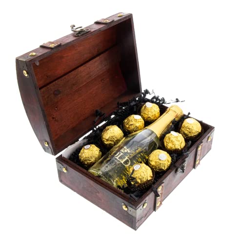 Bull & Bear Geschenk Mini-Truhe Gold-Schätzchen, Truhe ca. 22 x 15 x 9,5cm, mit 0,2l Sekt mit echtem Blattgold 22 Karat und 8 Rocher Pralinen von Bull & Bear
