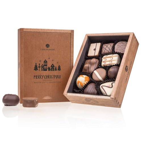 CHOCOLISSIMO - 10 Pralinen in einer weihnachtlicher Holzschachtel mit eigener persönlicher Gravur | Schokolade | Geschenk | individuelle Geschenkidee | Personalisierung | Mann | Frau | Weihnachten von CHOCOLISSIMO