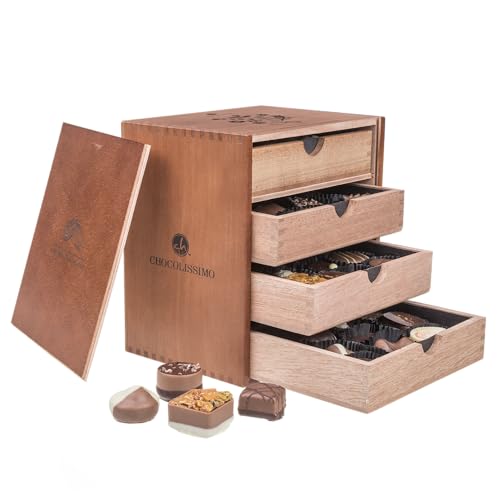 CHOCOLISSIMO - Pralinen Geschenk - Schokolade Geschenk - mit Alkohol - 40 edle Pralinen in Holzbox mit Blumenmotiv - Geburtstag Geschenk für Frauen, Mama, Freundin, Oma, Valentinstag, Renteneintritt von CHOCOLISSIMO