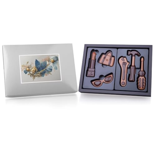 ChocoPostcard Midi - Frauenset und Werkzeuge - Set mit sechs Schokoladenfiguren und Grußkarte | Schokolade | Geschenkidee | Eltern | Paar | Großeltern | Jubiläum | Jahrestag | Hochzeit | Hochzeitstag von CHOCOLISSIMO