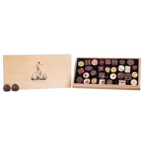 CHOCOLISSIMO - Ostergeschenk – 30 edle, handgefertigte Pralinen in stilvoller Holzbox – Luxuriöse Pralinenmischung für Genießer, Geschenkidee für Frauen, Männer, Mama, Papa, Premium Osterschokolade von CHOCOLISSIMO