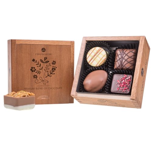 CHOCOLISSIMO - Pralinen Geschenk - Schokolade Geschenk - Kleines Geburtstagsgeschenk in Holzbox mit Blumenmotiv, mit Alkohol - für Frauen, Mama, Freundin, Oma - zu Ostern, Valentinstag, Renteneintritt von CHOCOLISSIMO
