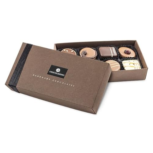 Melody - acht handgemachte Pralinen in einer edlen Schachtel | Schokolade | Geschenk | Geburtstag | Weihnachten | Ostern | Valentinstag | Muttertag | Vatertag | Mann | Frau | Mutter | Vater Melody - acht handgemachte Pralinen in einer edlen Schachtel | Schokolade | Geschenk | Geburtstag | Weihnachten | Ostern | Valentinstag | Muttertag | Vatertag | Mann | Frau | Mutter | Vater von CHOCOLISSIMO