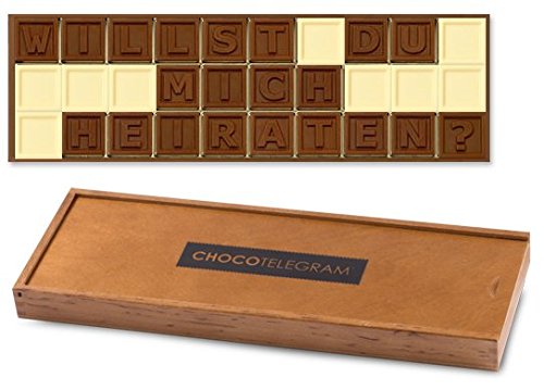 CHOCOLISSIMO - Heiratsantrag aus Schokolade - Schokolade Geschenk in Holzbox - für Mann, Frau - Schoko Buchstaben aus belgischer Schokolade - ChocoTelegram WILLST DU MICH HEIRATEN? von CHOCOLISSIMO