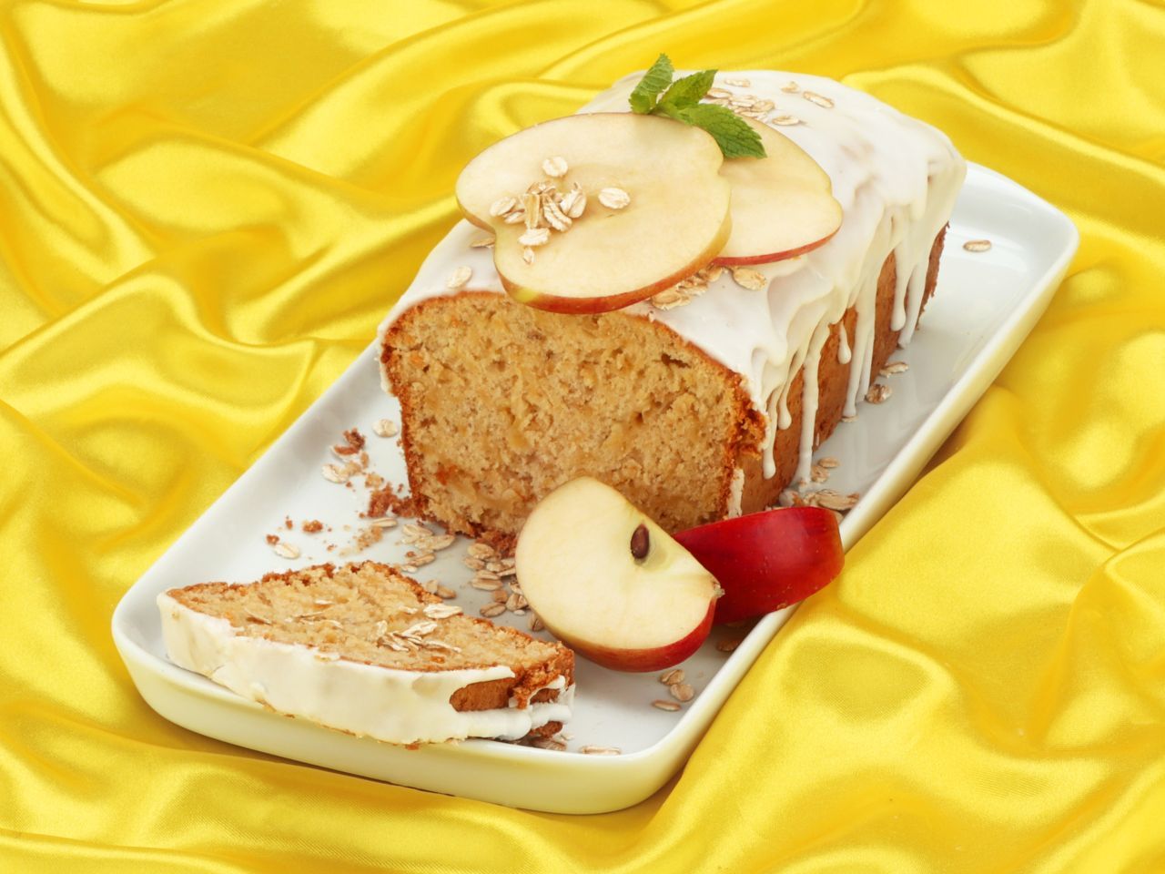 Apfel-Haferflocken-Kuchen 510g Apfel-Haferflocken-Kuchen 510g von Cake-Masters