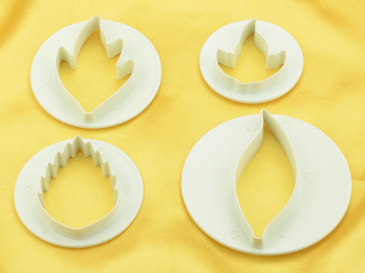 Ausstecherset Blättermix 4er Ausstecherset Blättermix 4er von Cake-Masters