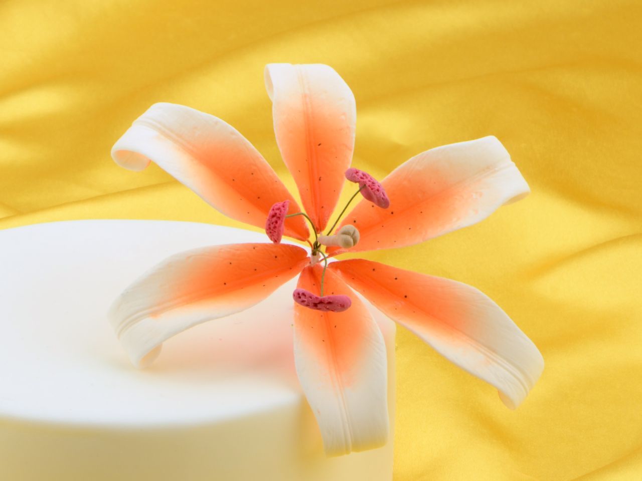 Feinzucker Blüte Lily white orange spray von Cake-Masters