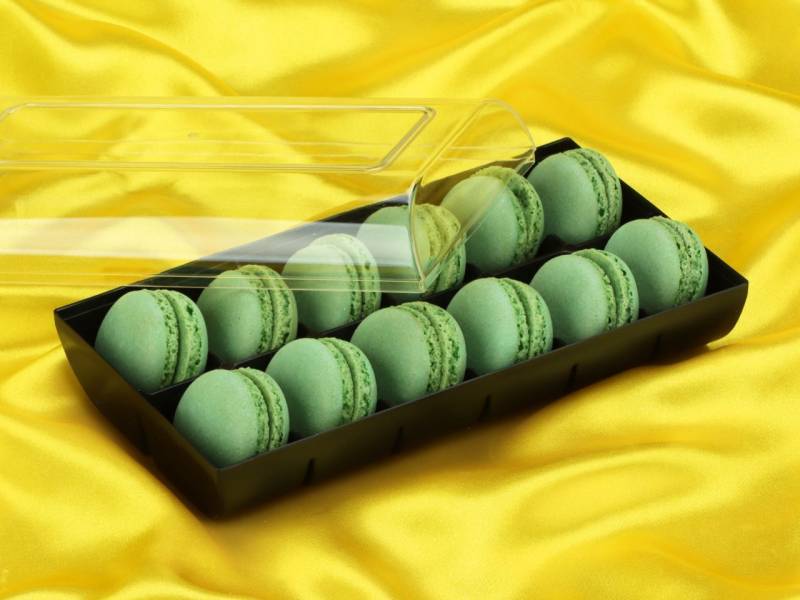 Macaron-Halbschalen 24 Stück grün in 12er Box schwarz von Cake-Masters