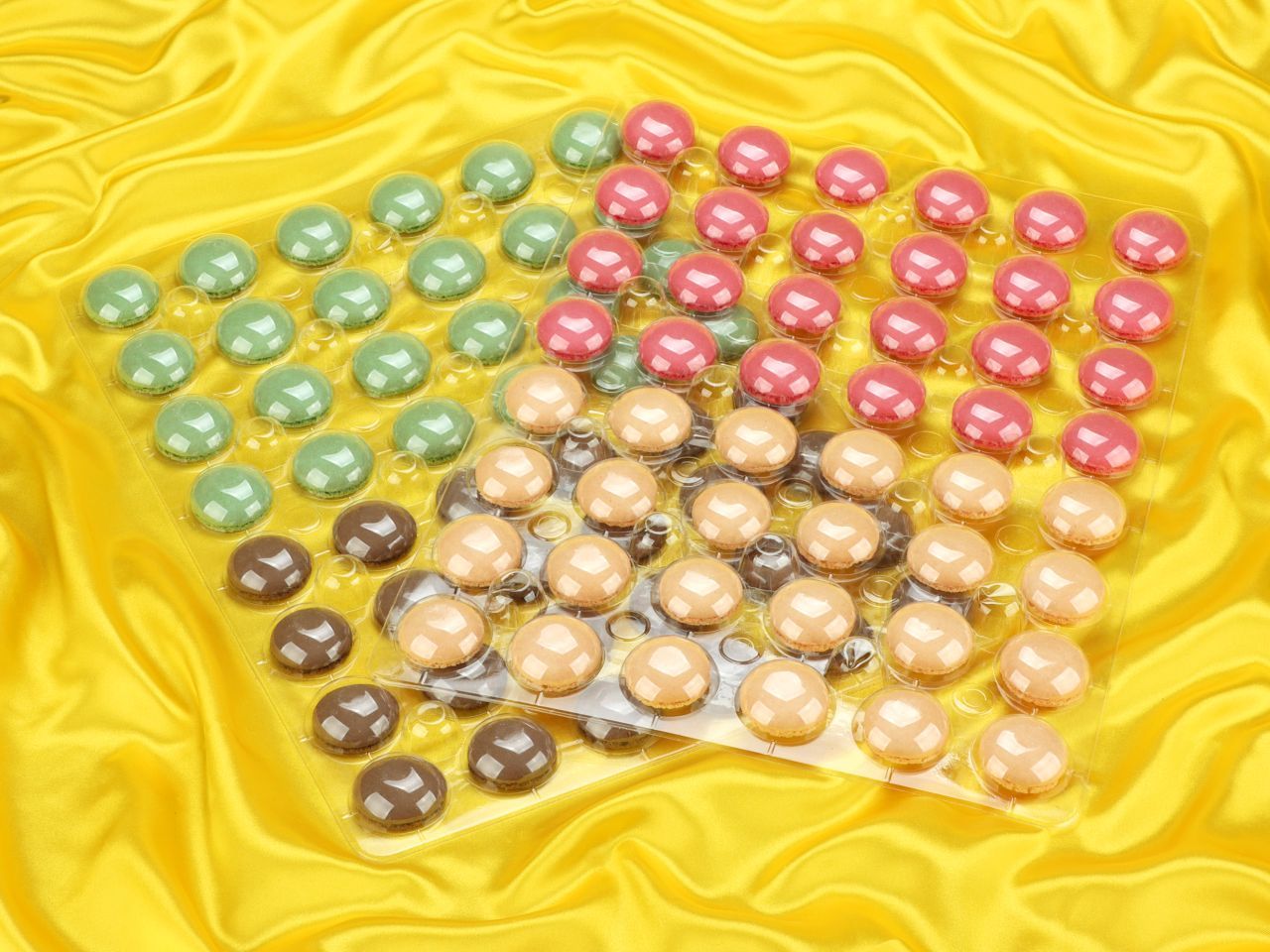 Macaron-Halbschalen 384 Stück bunt Macaron-Halbschalen 384 Stück bunt von Cake-Masters