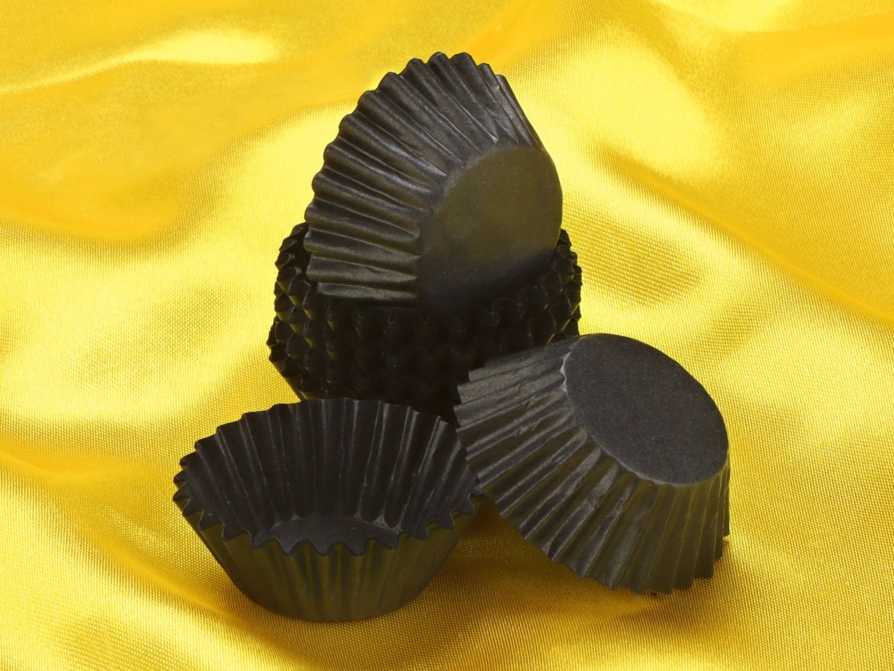 Pralinenkapseln 25mm schwarz 100 Stück von Cake-Masters