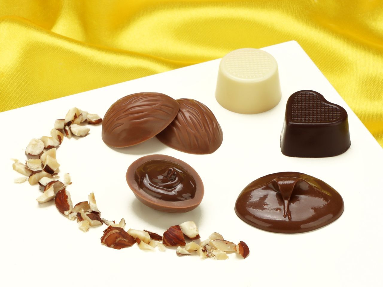Schokoladenfüllung Crema Doppia Nocciola 250g Schokoladenfüllung Crema Doppia Nocciola 250g von Callebaut