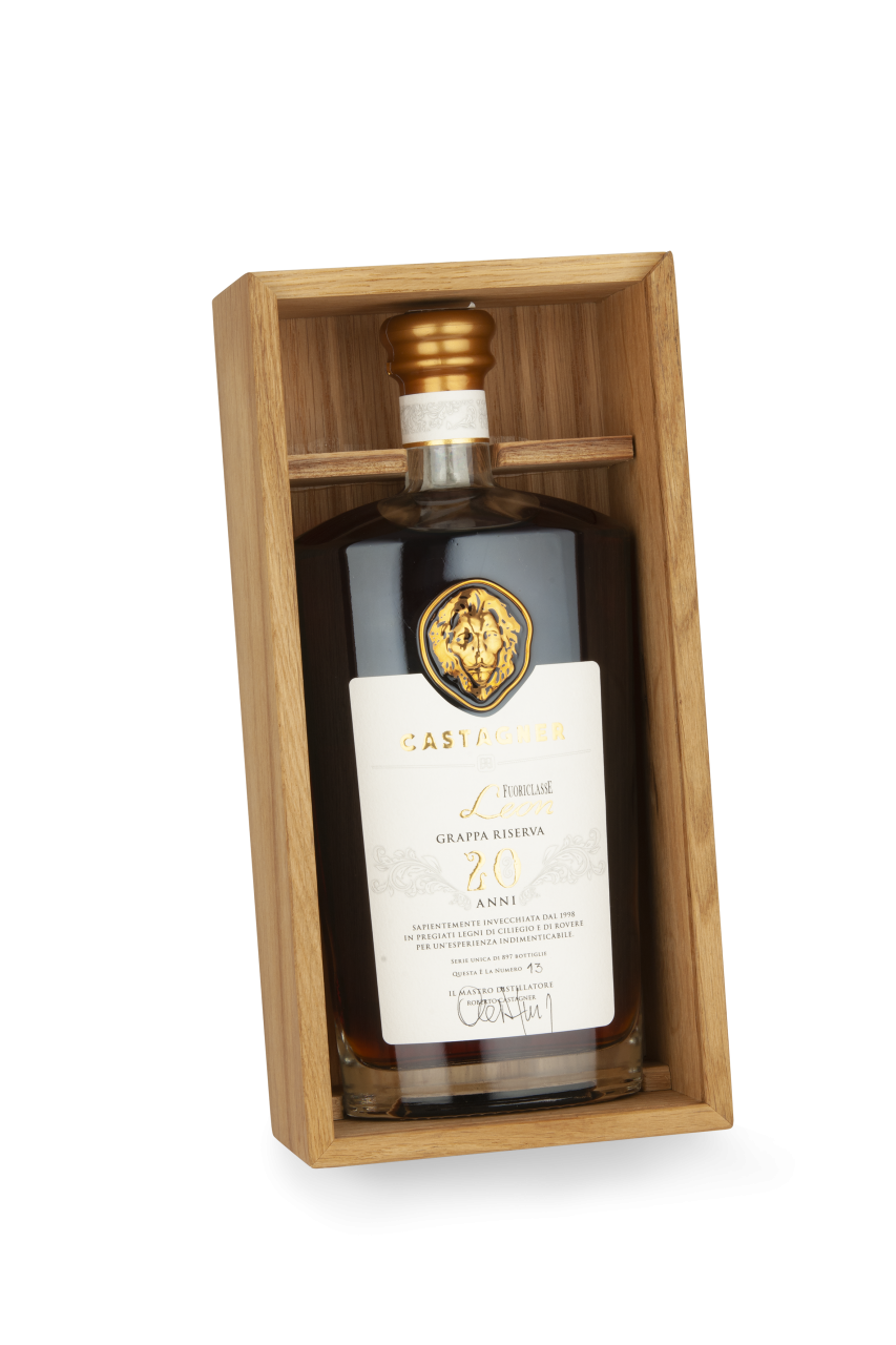 Castagner Grappa Fuoriclasse Leon Riserva 20 anni 0,7 l Castagner Grappa Fuoriclasse Leon Riserva 20 anni 0,7 l von Castagner Grappa