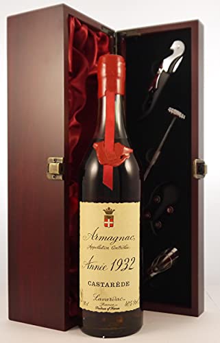 Castarede Vintage Bas Armagnac 1932 (70cl) in einer mit Seide ausgestatetten Geschenkbox, da zu 4 Weinaccessoires, 1 x 700ml von Castarede Armagnac