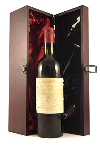 Chateau Cheval Blanc 1966 1er Grand Cru Classe St Emilion (Red wine) in einer mit Seide ausgestatetten Geschenkbox, da zu 4 Weinaccessoires, 1 x 750ml von Chateau Cheval Blanc