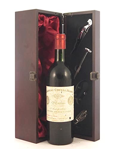 Chateau Cheval Blanc 1969 1er Grand Cru Classe St Emilion in einer mit Seide ausgestatetten Geschenkbox, da zu 4 Weinaccessoires, 1 x 750ml von Chateau Cheval Blanc