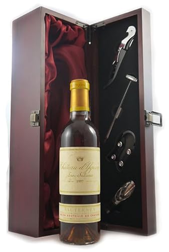 Chateau D' Yquem 1997 1er Cru Sauternes (Dessert wine) (1/2 bottle) in einer mit Seide ausgestatetten Geschenkbox, da zu 4 Weinaccessoires, 1 x 375ml von Chateau D' Yquem
