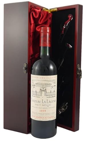 Chateau la Lagune 1975 Grand Cru Classe Medoc in einer mit Seide ausgestatetten Geschenkbox, da zu 4 Weinaccessoires, 1 x 750ml von Chateau la Lagune