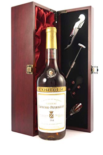 Chateau Lafaurie Peyraguey 1961 1er Cru Classé Sauternes in einer mit Seide ausgestatetten Geschenkbox, da zu 4 Weinaccessoires, 1 x 750ml Chateau Lafaurie Peyraguey 1961 1er Cru Classé Sauternes in einer mit Seide ausgestatetten Geschenkbox, da zu 4 Weinaccessoires, 1 x 750ml von Chateau Lafaurie Peyraguey