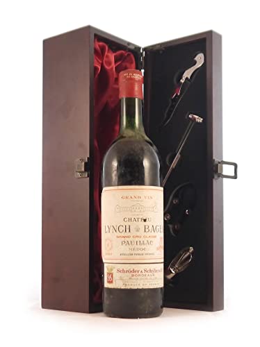 Chateau Lynch Bages 1969 Grand Cru Classe St Julien in einer mit Seide ausgestatetten Geschenkbox, da zu 4 Weinaccessoires, 1 x 700ml Chateau Lynch Bages 1969 Grand Cru Classe St Julien in einer mit Seide ausgestatetten Geschenkbox, da zu 4 Weinaccessoires, 1 x 700ml von Chateau Lynch Bages