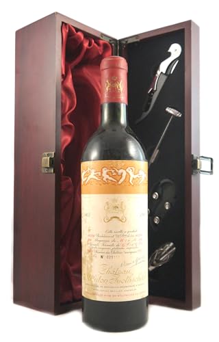 Chateau Mouton Rothschild 1965 1er Cru Grand Classe Paulliac (Red wine) (Top Shoulder) in einer mit Seide ausgestatetten Geschenkbox, da zu 4 Weinaccessoires, 1 x 750ml von Chateau Mouton Rothschild