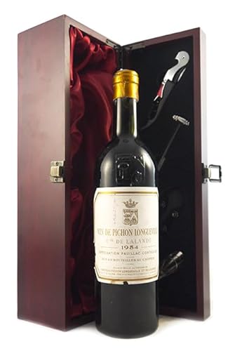 Chateau Pichon Longueville, Lalande 1954 2eme Grand Cru Classe Pauillac (Red wine) (Near Perfect labels) in einer mit Seide ausgestatetten Geschenkbox, da zu 4 Weinaccessoires, 1 x 750ml von Chateau Pichon Longueville,