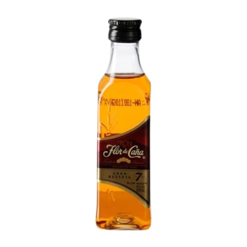 Rum 12 Einheiten Box Flor de Caña Große Reserve 7 Jahre Miniaturflasche 5 cl Rum 12 Einheiten Box Flor de Caña Große Reserve 7 Jahre Miniaturflasche 5 cl von Compañía Licorera de Nicaragua - Flor de Caña