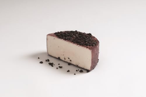 Rosy Ziege in Rosenmuskateller Käse DEGUST halber Laib ca. 1 kg. Rosy Ziege in Rosenmuskateller Käse DEGUST halber Laib ca. 1 kg. von DEGUST