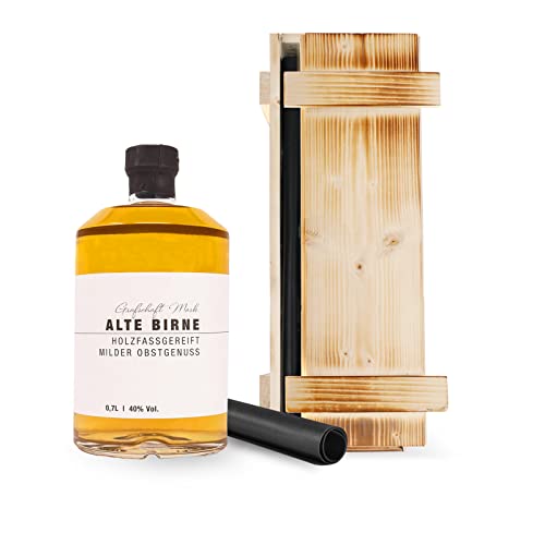 Grafschaft Mark Alte Birne Schnaps Geschenk Grillen | 1x 0,7 L & Grillmatte für alle Grills | edle Holzkiste mit Birnenbrand und Silikon Grillmatte 40x33cm | 40% Alkohol | Schnaps Geschenk von DeCavo