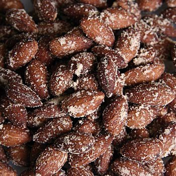 Deli-Vinos Snack Selection Rauchmandeln, ganz, gesalzen und mit natürlichem Hickory Raucharoma, 1 kg von Deli-Vinos Snack Selection