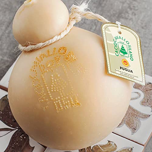 Deliziosa Caciocavallo Silano DOP aus Apulien halbfester Pasta filata Schnittkäse aus Süditalien Deliziosa Caciocavallo Silano DOP aus Apulien halbfester Pasta filata Schnittkäse aus Süditalien von Deliziosa