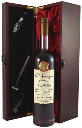 Delord Freres Bas Vintage Armagnac (50cl) 1982 in einer mit Seide ausgestatetten Geschenkbox, da zu 4 Weinaccessoires, 1 x 500ml von Delord Freres Armagnac