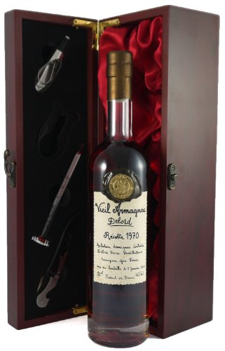 1970 Delord Freres Armagnac 50 CL in einer mit Seide ausgestatetten Geschenkbox. Da zu vier Wein Zubehör, Korkenzieher,Giesser,Kapselabschneider,Weinthermometer, 1 x 500ml 1970 Delord Freres Armagnac 50 CL in einer mit Seide ausgestatetten Geschenkbox. Da zu vier Wein Zubehör, Korkenzieher,Giesser,Kapselabschneider,Weinthermometer, 1 x 500ml von Delord