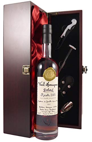 Delord Freres Bas Vintage Armagnac 2005 (50cl) in einer mit Seide ausgestatetten Geschenkbox. Da zu vier Wein Zubehör, Korkenzieher, Giesser, Kapselabschneider,Weinthermometer, 1 x 500ml von Delord Freres Bas Vintage